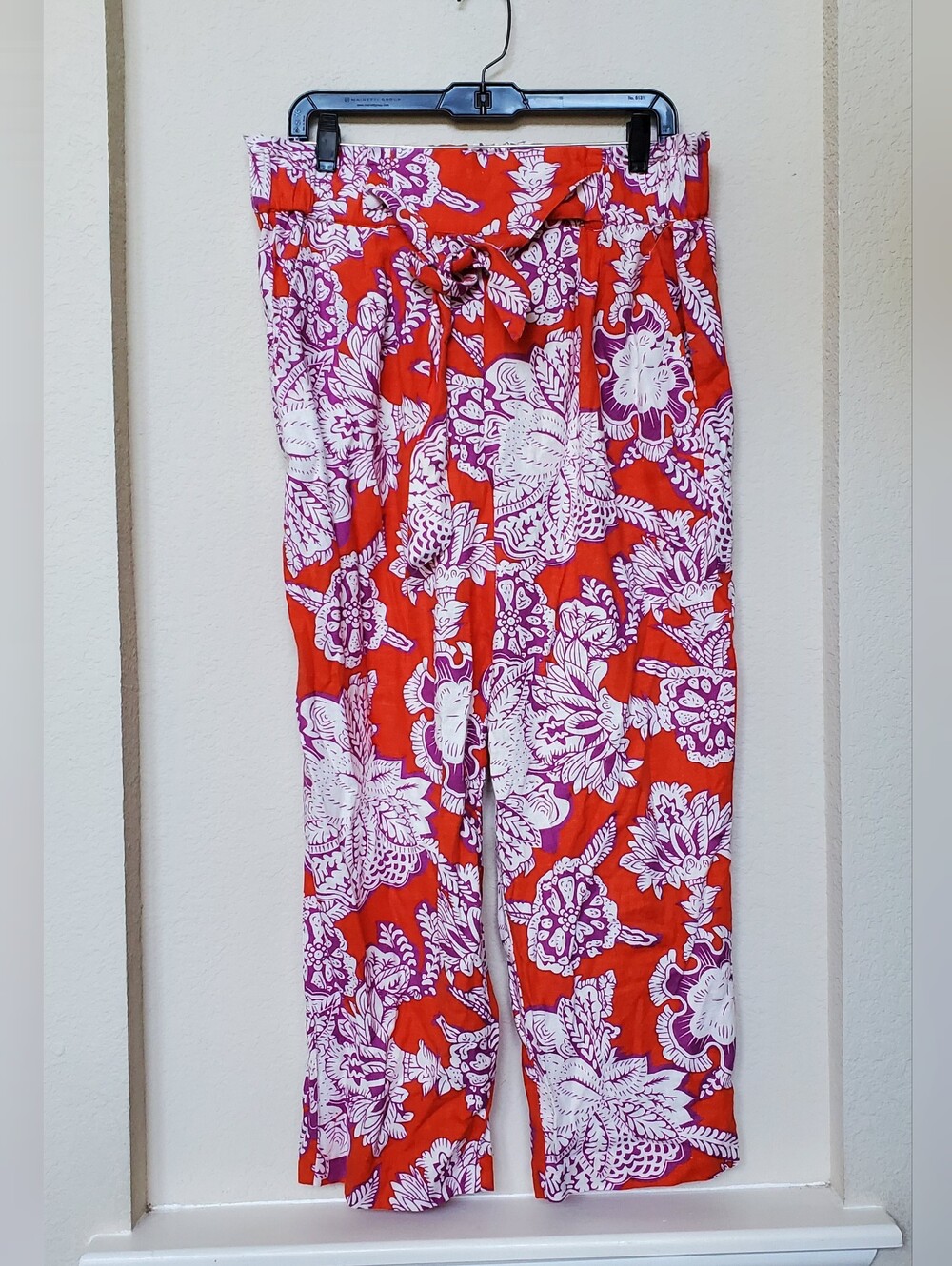 Calligraphie Linen Blend Front Tie Pull Up Pants. Size Large